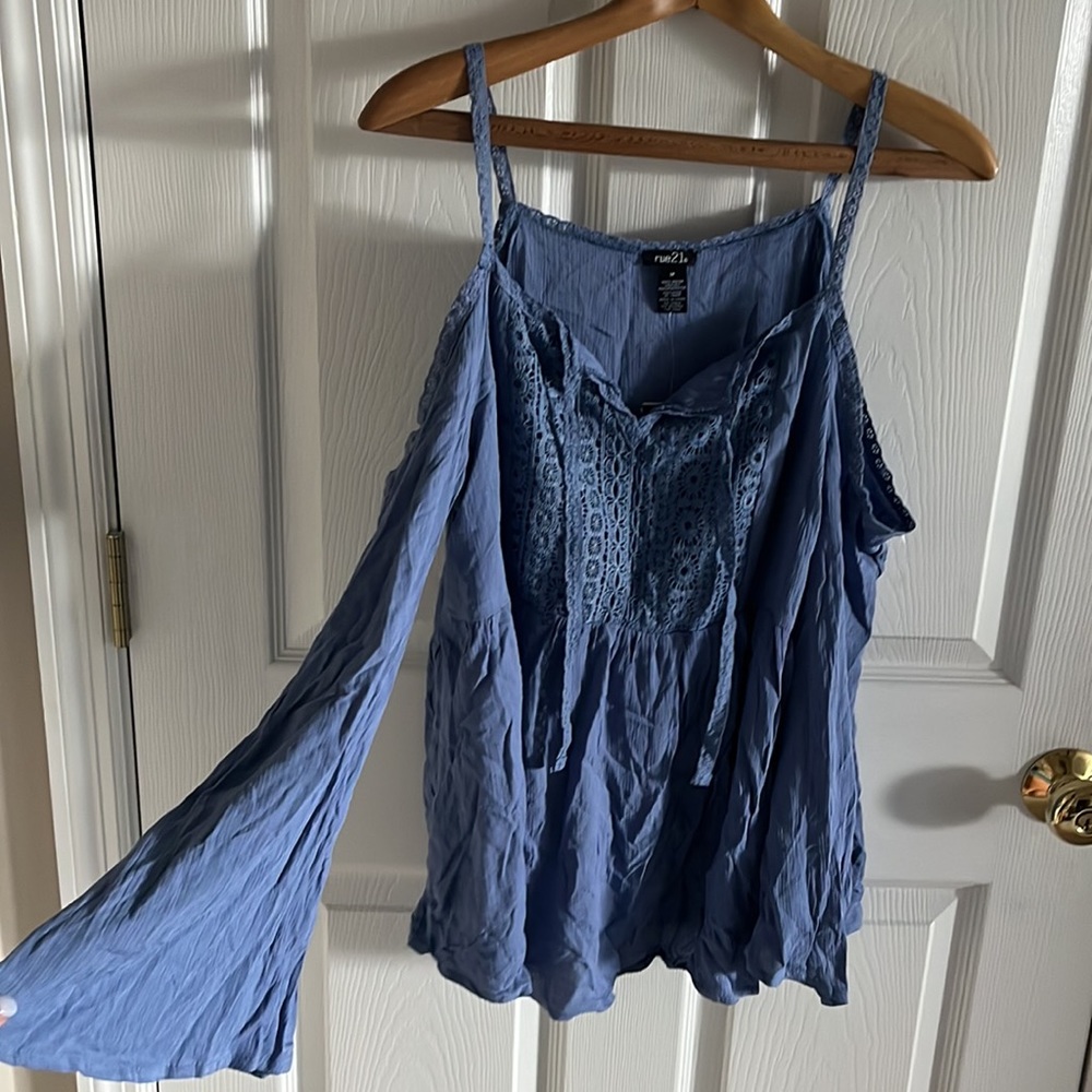 NWT Rue21 Blue Bohemian Wide Sleeve Cold Shoulder Top Size Medium